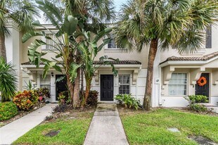 4990 Palmbrooke Cir in West Palm Beach, FL - Building Photo