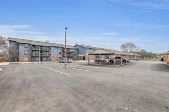 Lakeview II Apartments in Kansas City, MO - Building Photo - Building Photo