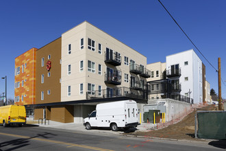 SloHi Flats in Denver, CO - Foto de edificio - Building Photo