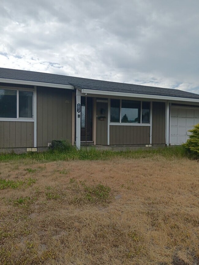 property at 1012 Hartford Ln