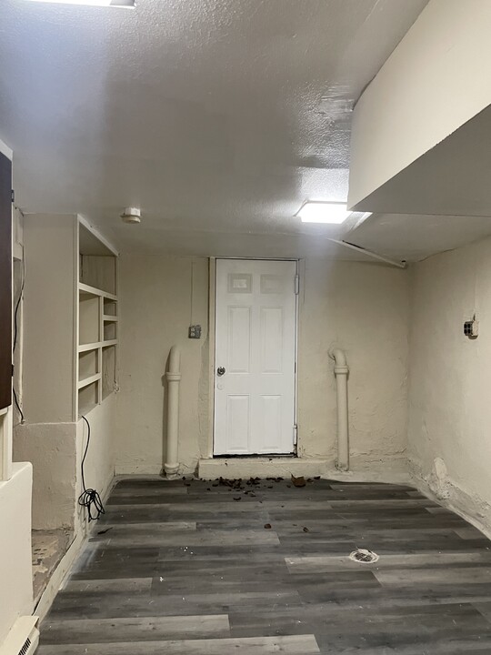 19 E 51st St, Unit Basement in Bayonne, NJ - Building Photo