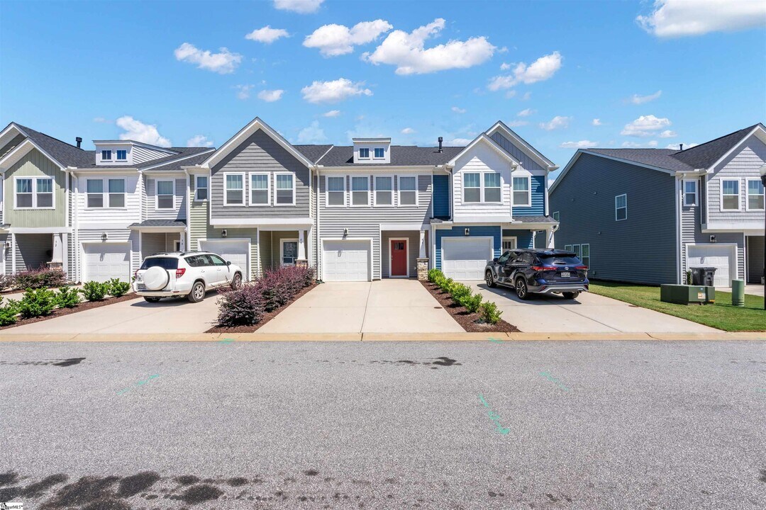 46 Mardale Ln in Greenville, SC - Building Photo