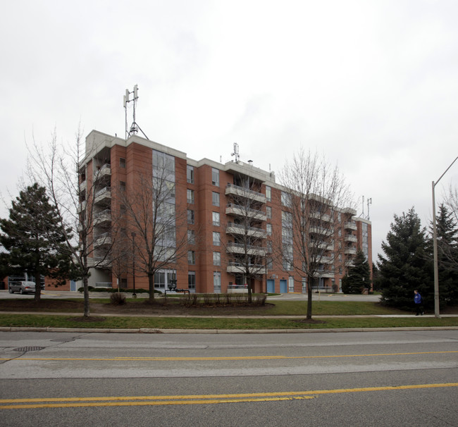 Oaklands in Oakville, ON - Building Photo - Building Photo