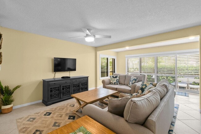 property at 1102 Duncan Cir
