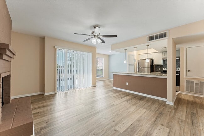 property at 3919 Fairmont Pkwy