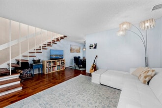 2640 Worden St., Unit 205 in San Diego, CA - Building Photo - Building Photo