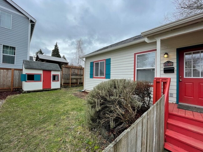 4527 SE 49th Ave in Portland, OR - Building Photo - Building Photo
