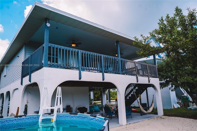 3635 Tradewinds St in Big Pine Key, FL - Foto de edificio - Building Photo