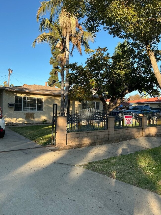 property at 550 W Belmont St