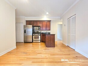3246 N Clifton Ave in Chicago, IL - Building Photo - Building Photo