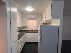 816 Ortiz Dr SE in Albuquerque, NM - Building Photo - Building Photo