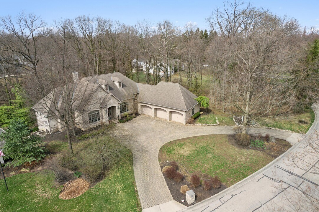 5055 Slate Run Woods Ct in Columbus, OH - Foto de edificio