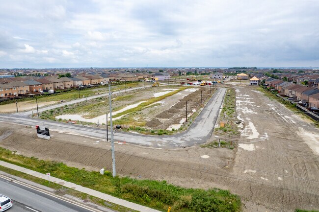 The Castle Mile in Brampton, ON - Building Photo - Building Photo