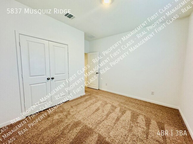 5837 Musquiz Rdg in Geronimo, TX - Building Photo - Building Photo