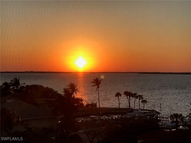 14819 Laguna Dr in Ft. Myers, FL - Building Photo - Building Photo