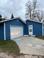 1006 Irvine Ave NW in Bemidji, MN - Building Photo