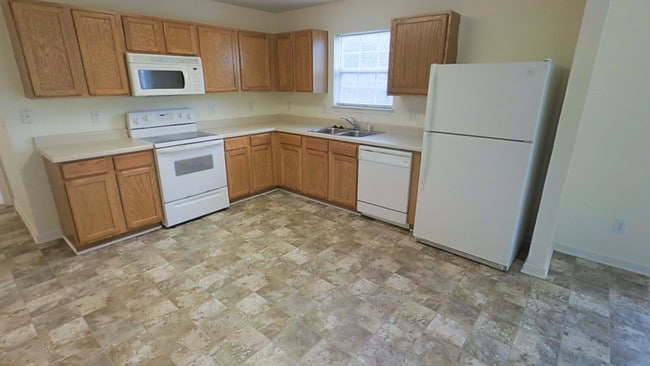 250 Julian Pond Ln in Kernersville, NC - Building Photo - Building Photo