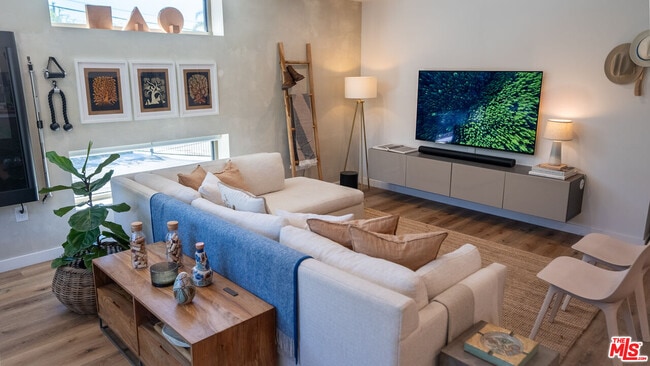 2811 Waverly Dr in Los Angeles, CA - Building Photo - Building Photo