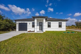 2700 49th St SW in Lehigh Acres, FL - Building Photo