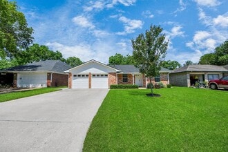 3845 Jasmine Dr in Alvin, TX - Building Photo - Building Photo