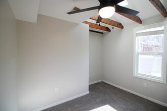 1928 Harcum Way in Pittsburgh, PA - Building Photo - Building Photo