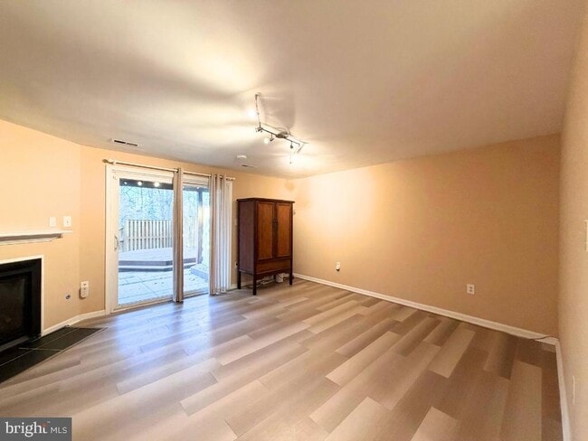 6502 Brick Hearth Ct in Alexandria, VA - Building Photo - Building Photo