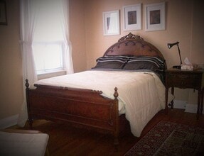 58 E Av S in Hamilton, ON - Building Photo - Building Photo