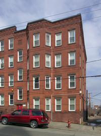 Sargeant West Apartments in Holyoke, MA - Foto de edificio - Building Photo