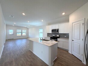 348 San Juan Trl in Bastrop, TX - Building Photo - Building Photo