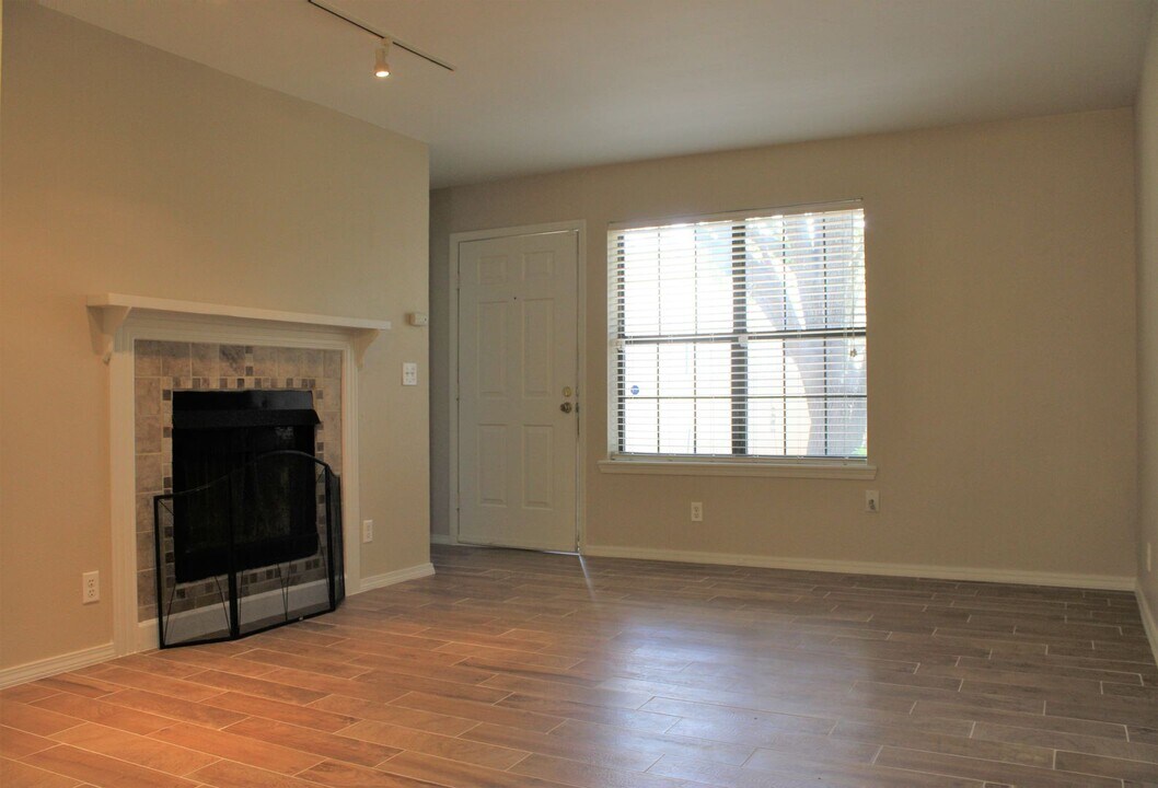 11130 N Stratford Dr in Oklahoma City, OK - Building Photo