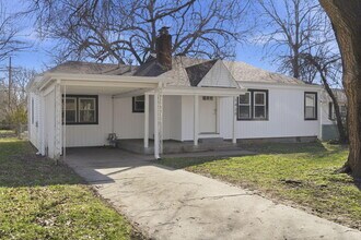 1420 S Pickwick Ave in Springfield, MO - Building Photo - Building Photo