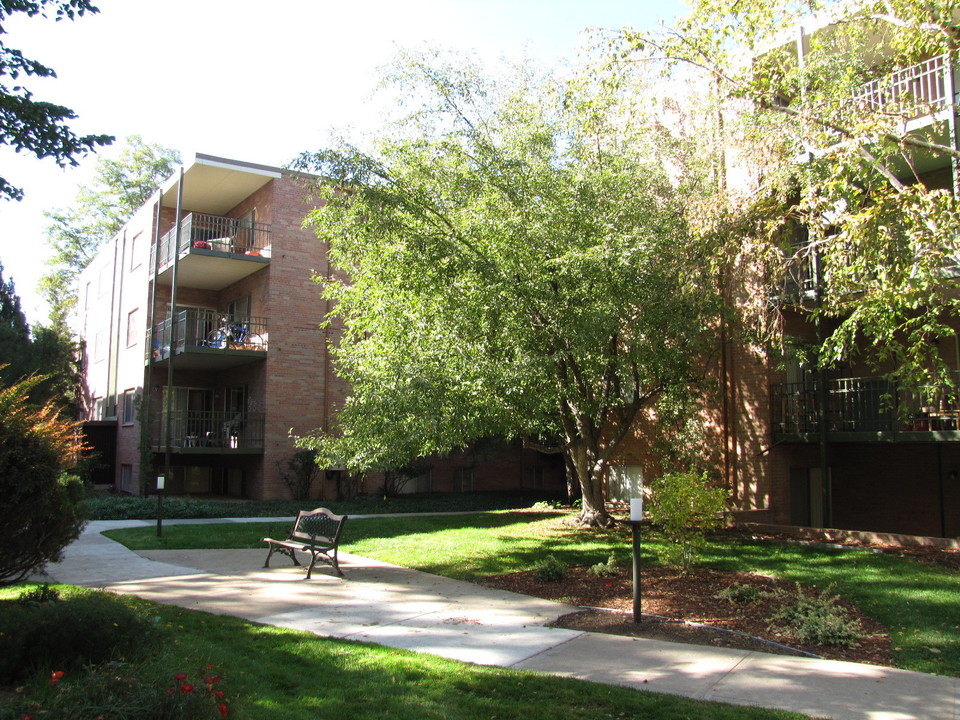 Boulevard Park Apartments in Denver, CO - Building Photo