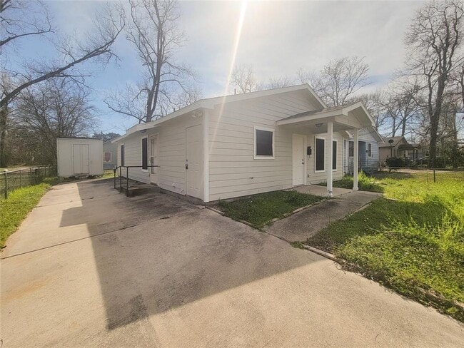617 Avenue I in Conroe, TX - Building Photo - Building Photo