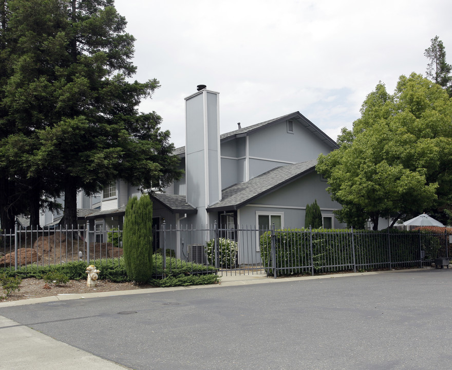 Acacia Meadows Apartments in Sacramento, CA - Building Photo