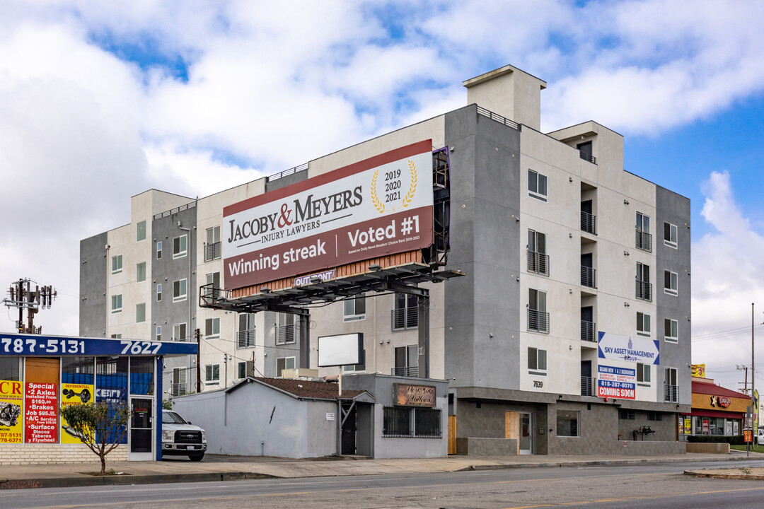 7639 Van Nuys Blvd in Van Nuys, CA - Building Photo