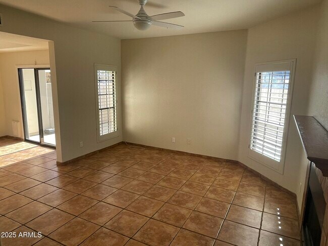 1124 E Rose Ln in Phoenix, AZ - Building Photo - Building Photo