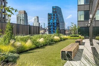202 Broome St in New York, NY - Building Photo - Building Photo