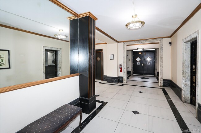 115-25 Metropolitan Ave in Queens, NY - Building Photo - Building Photo