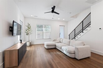 9011 Wellspring Dr in Houston, TX - Building Photo - Building Photo