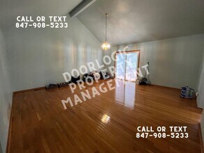 965 Amberwood Pl in McHenry, IL - Building Photo - Building Photo
