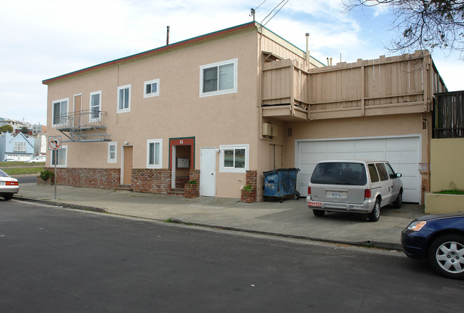 195 Knowles Ave in Daly City, CA - Building Photo - Building Photo