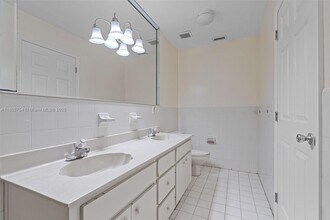 9034 SW 163rd Ter in Palmetto Bay, FL - Building Photo - Building Photo