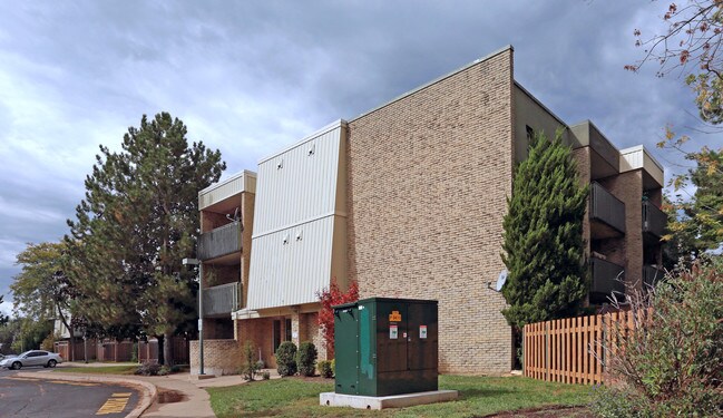 138 Linwell Rd in St Catharines, ON - Building Photo - Primary Photo