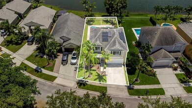 5768 S Plum Bay Pkwy in Tamarac, FL - Building Photo - Building Photo
