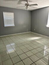 215 Songbird Trl in Keene, TX - Foto de edificio - Building Photo