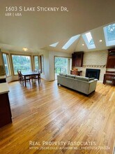 1603 S Lake Stickney Dr in Lynnwood, WA - Building Photo - Building Photo
