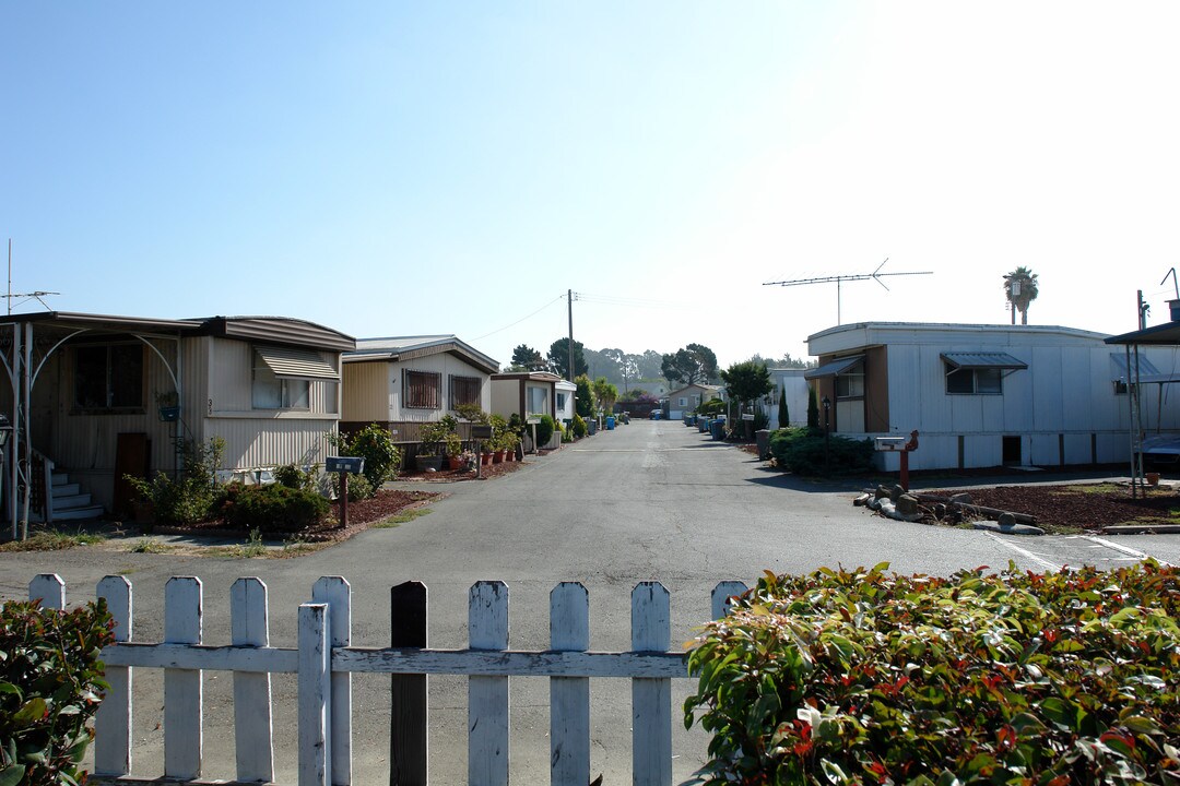 Redwood Mobile Home Park in Vallejo, CA - Foto de edificio