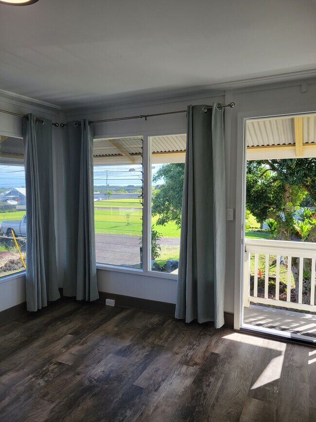121 W Kahaopea St in Hilo, HI - Building Photo - Building Photo