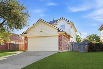 9519 Maple Green Ln in Houston, TX - Building Photo - Building Photo