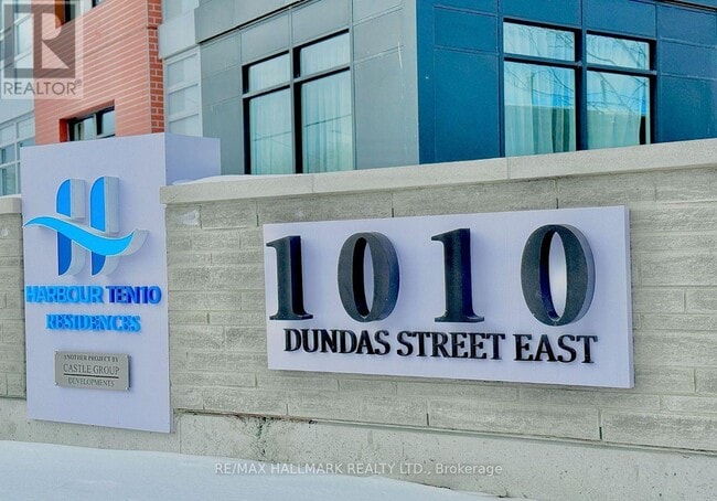 1010 Dundas St E in Whitby, ON - Building Photo - Building Photo